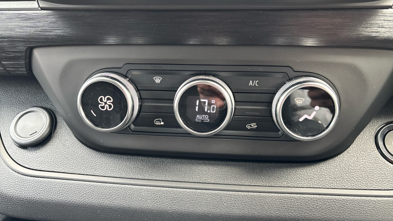 Nissan Primastar 30 L2 Diesel 2.0 dCi 150ps H1 Tekna Van